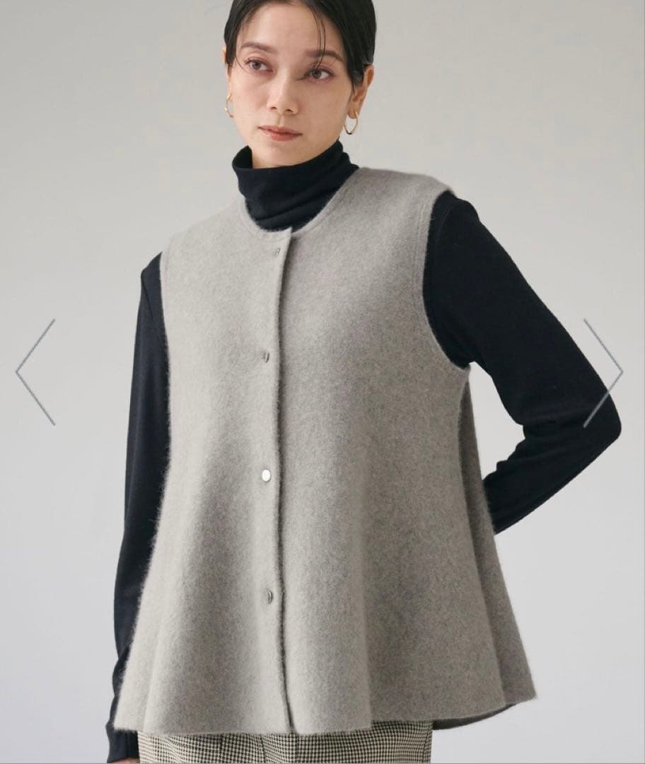 今期　新品未使用　FOXブレンド セッケツ ニット ジレ