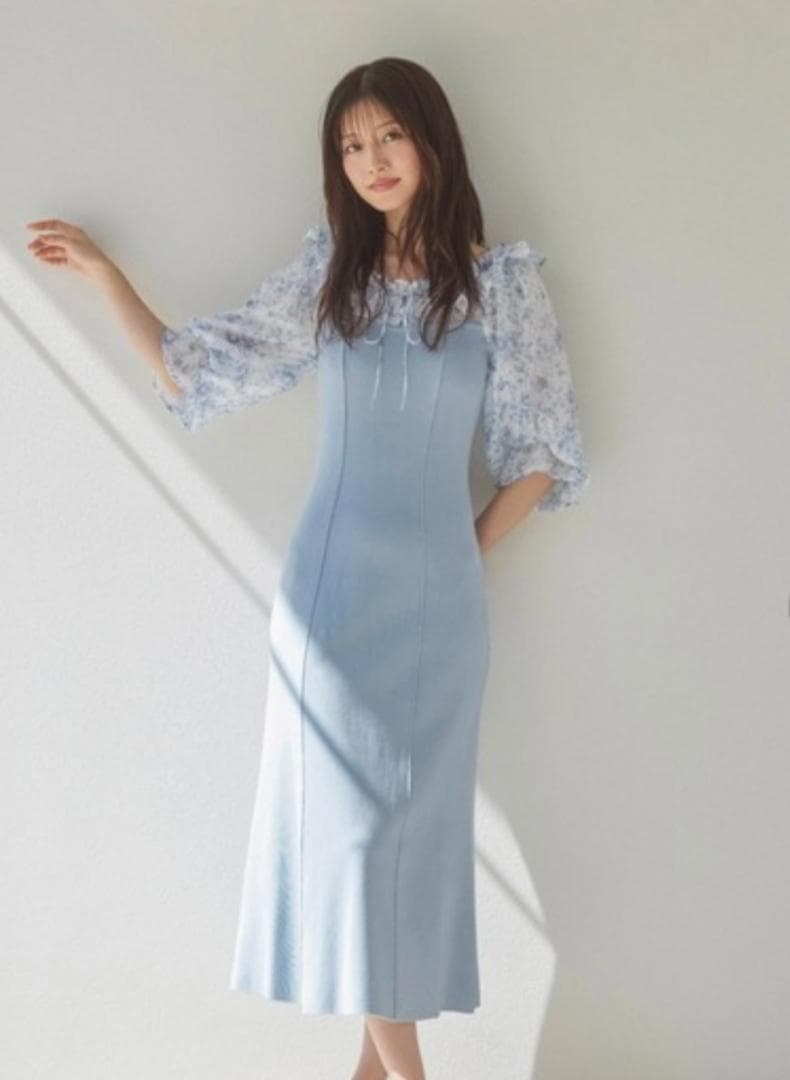 snidel スナイデル シアードッキングニットワンピ ブルー 花柄