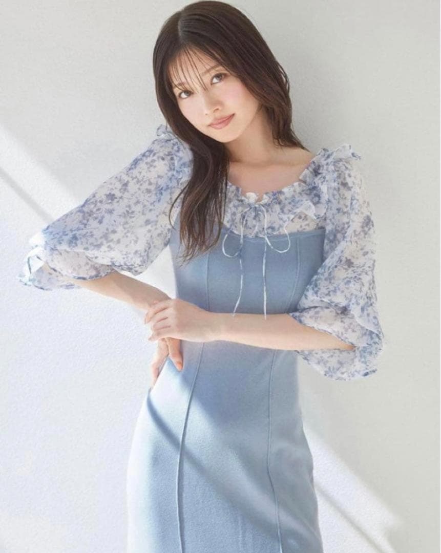 snidel スナイデル シアードッキングニットワンピ ブルー 花柄