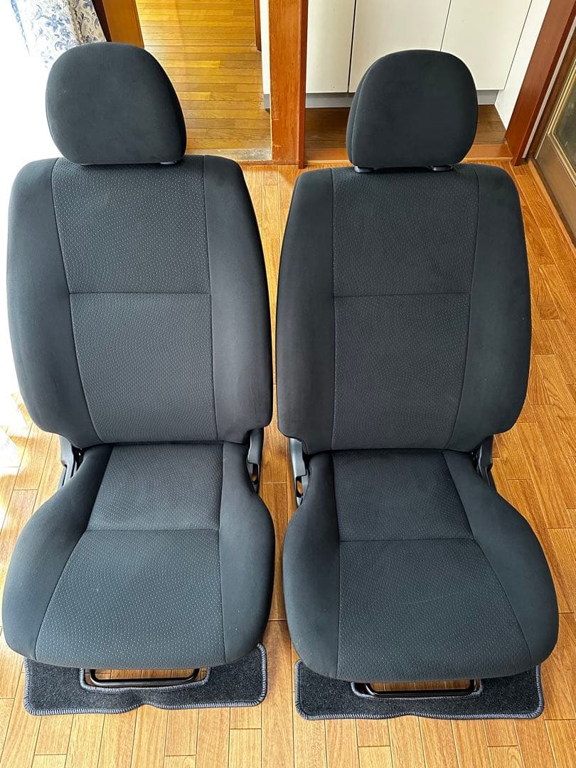 新車外し新品未使用ハイエース最新8型純正フロントシートスーパーGL用運転席助手席