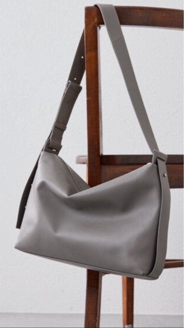 ear PAPILLONNER 2wayレザーショルダーバッグ カラー　トープ