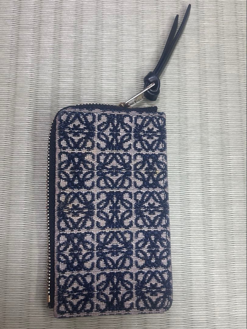 LOEWE ネイビーレザー パスケース