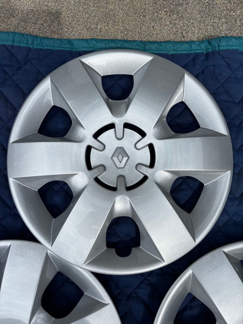 Renault カングーⅡ 純正15インチ スチールホイールカバー 4枚セット