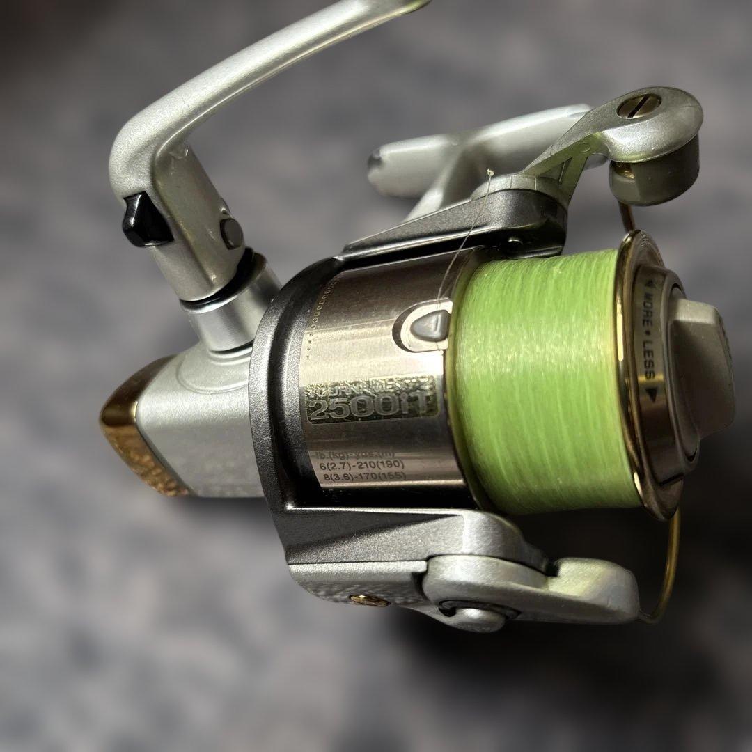 ダイワ トーナメントZ 2500iTスピニングリール