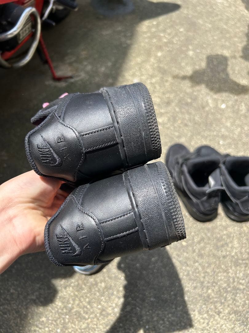 Nike Air Force 1 ブラック ピンクシューレース