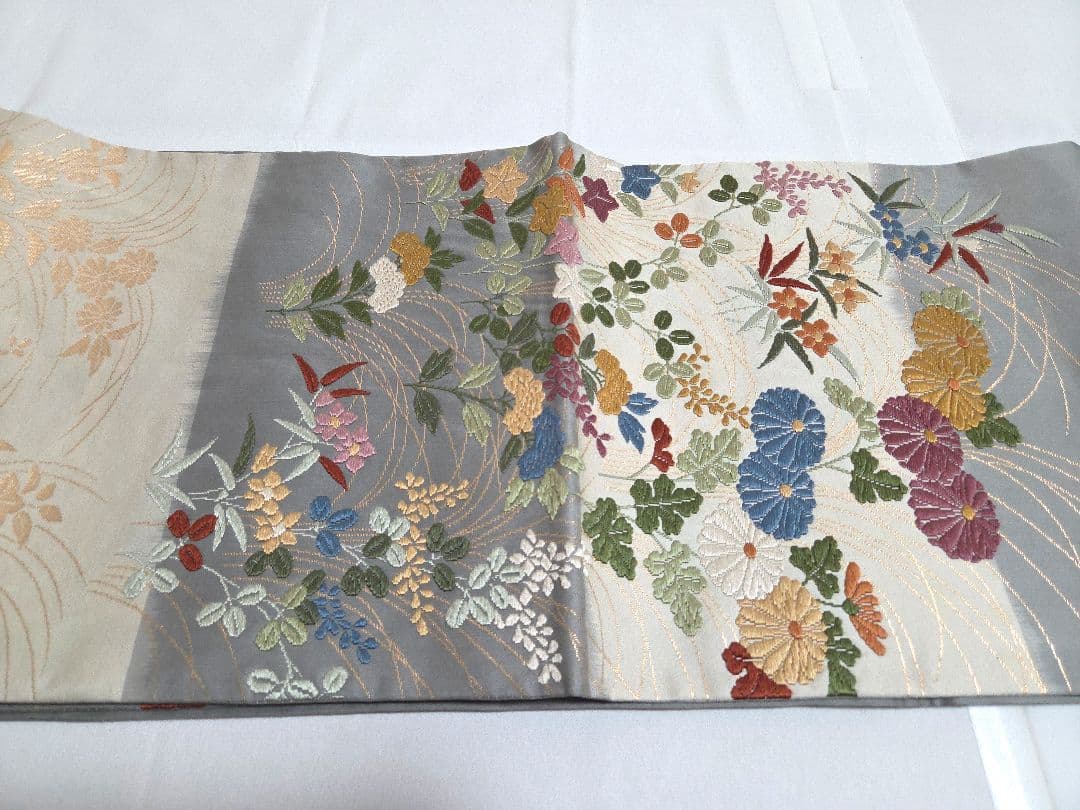 B5◆着物くつろぎ 唐織 季節の花々 金糸 六通 正絹 フォーマルな袋帯