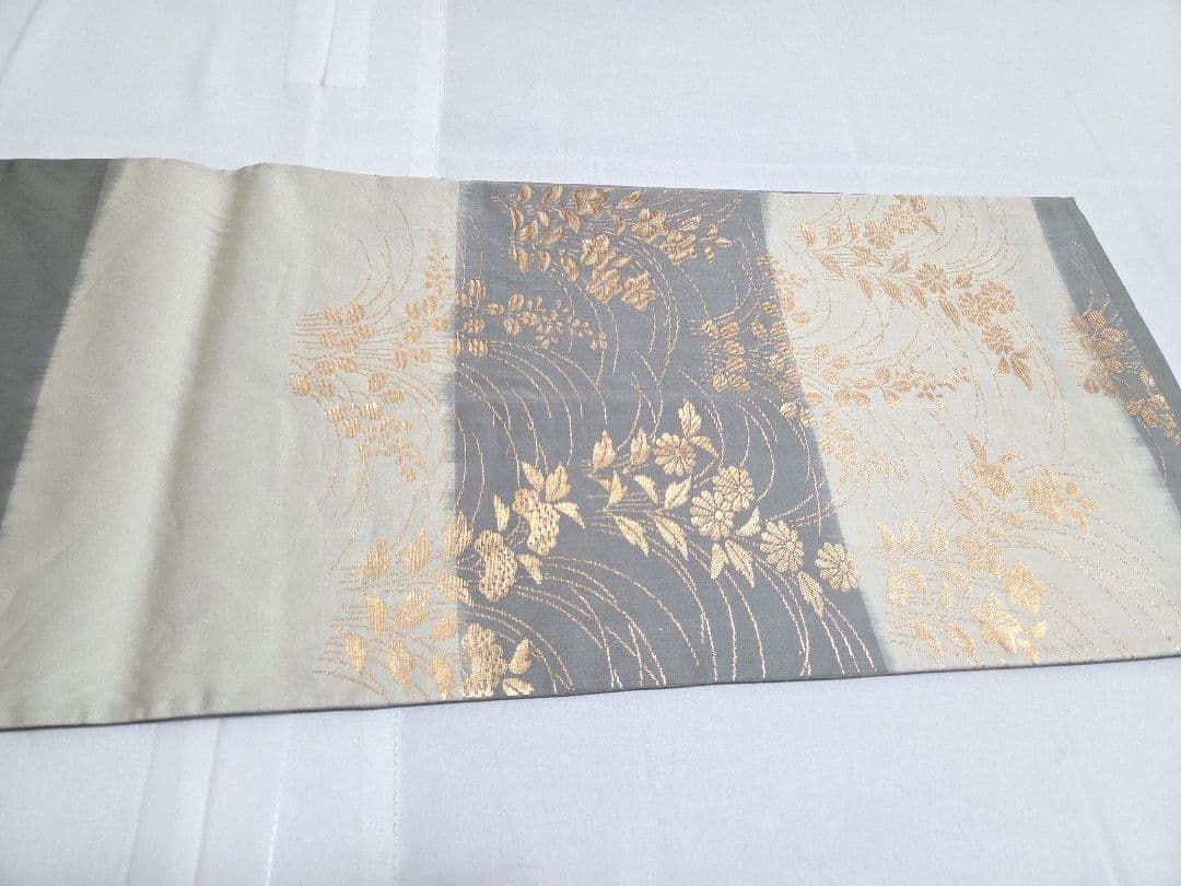 B5◆着物くつろぎ 唐織 季節の花々 金糸 六通 正絹 フォーマルな袋帯
