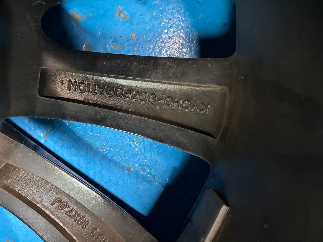 4本セット タイヤ2本新品　215/45/18 5×114.3 7J オフ38