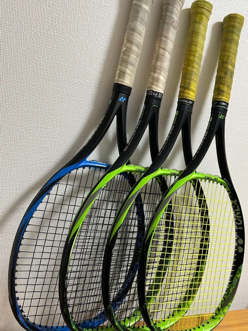 お得❗️ヨネックス硬式テニスラケット　4本セット EZONE100 中古品