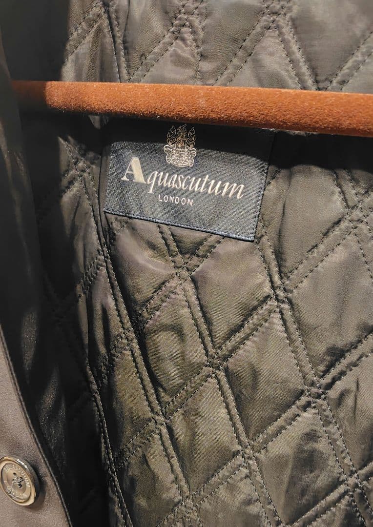 アクアスキュータム シングルトレンチコート