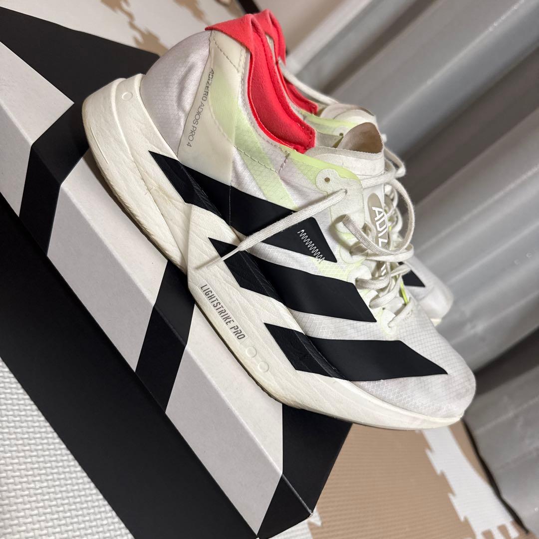 アディオスプロ4 28.0 白×黒