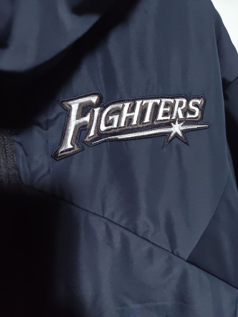 ひ*ろ様 オークリー　日本ハムファイターズ　ジャケット　中綿入り　npb　xxx