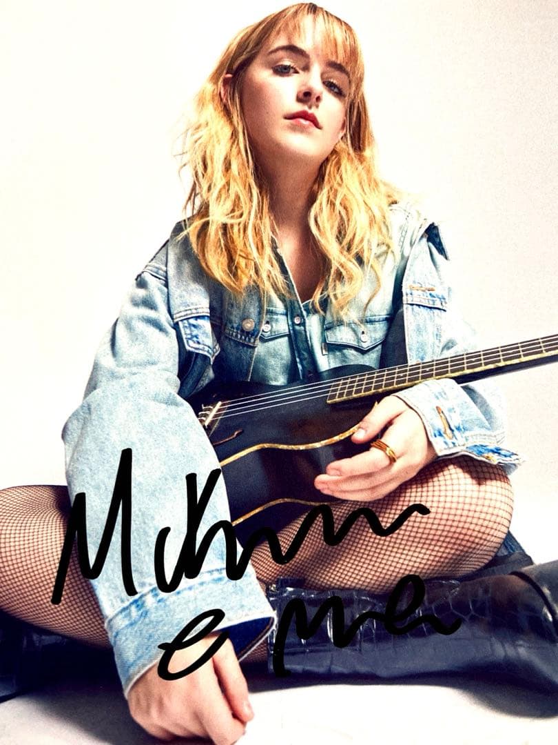 セール中…マッケンナグレイス直筆サイン入り2Lサイズ写真…