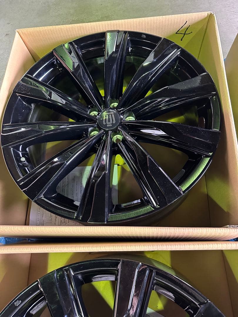 大*神様 クラウンスポーツ純正ホイール