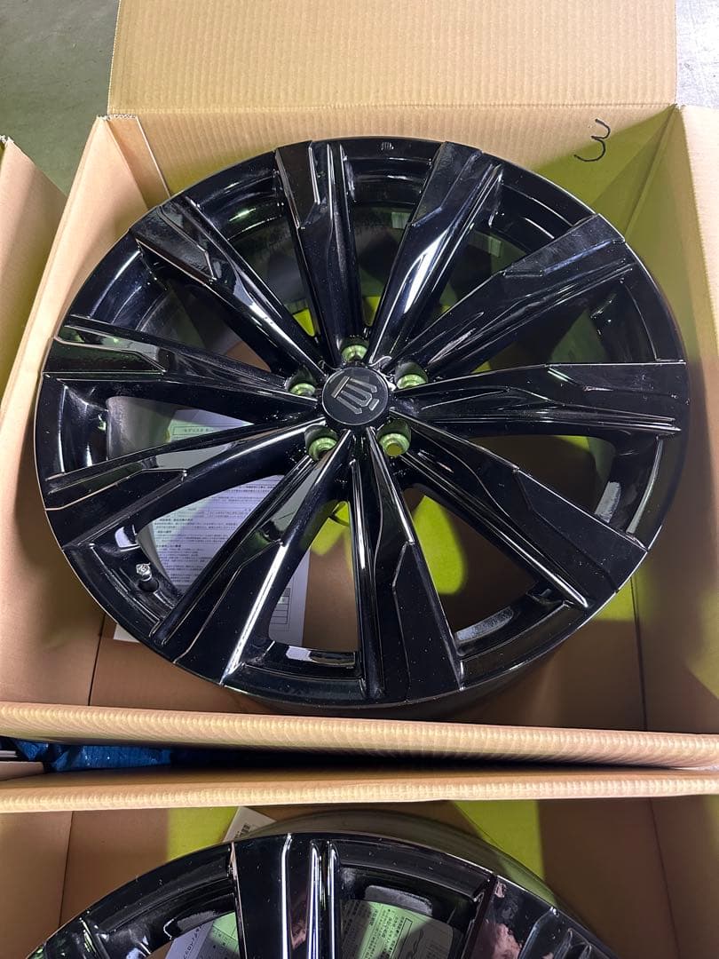 大*神様 クラウンスポーツ純正ホイール