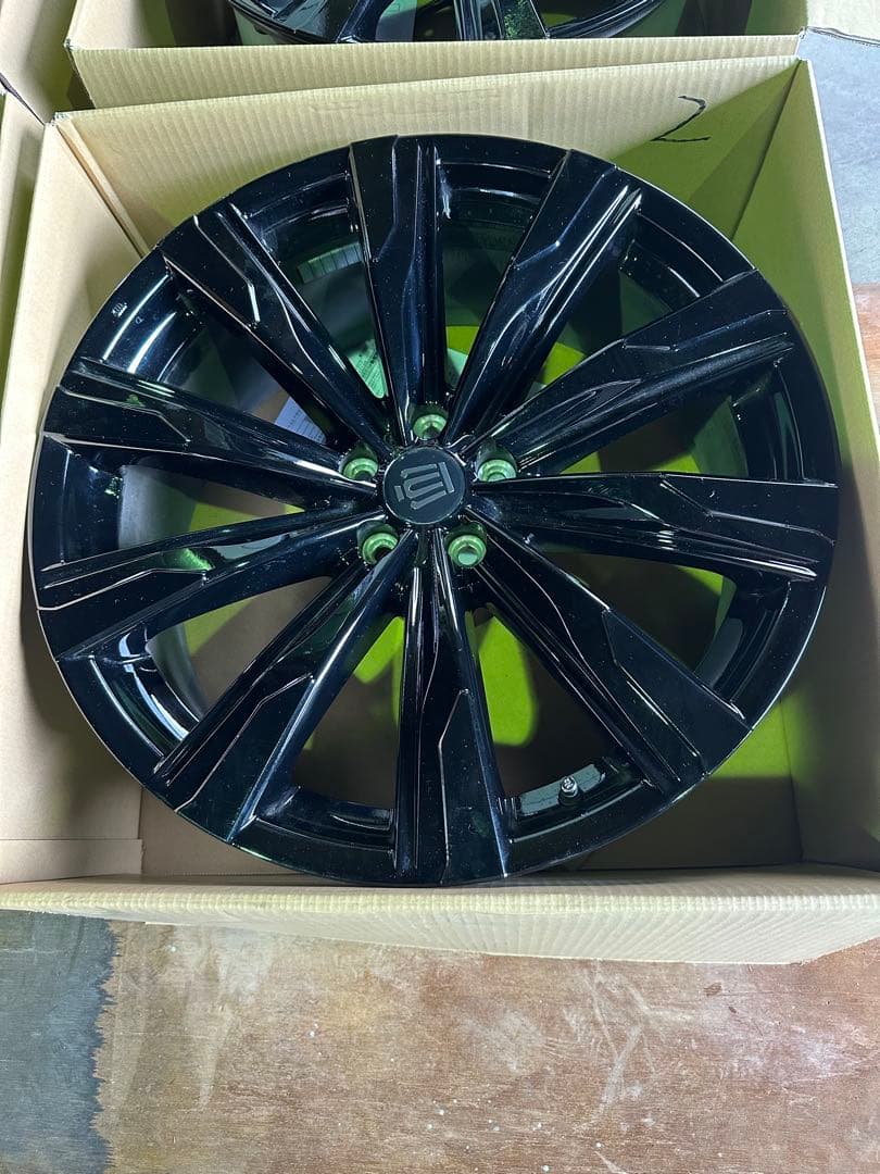 大*神様 クラウンスポーツ純正ホイール