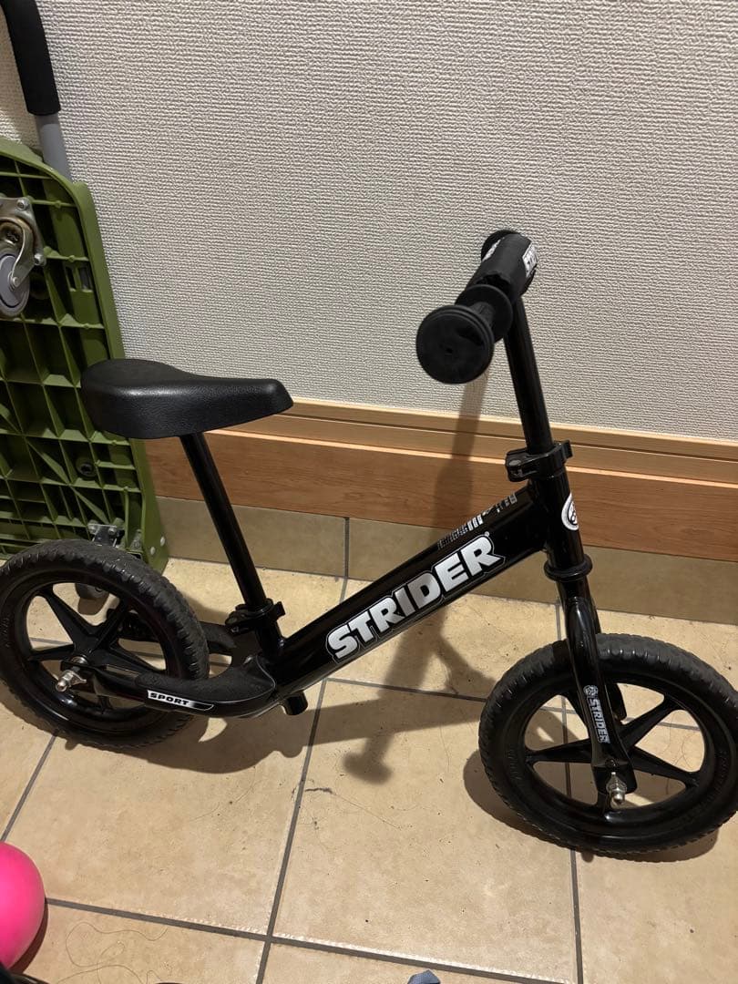 【2024年購入・黒】STRIDER ストライダー12インチ 　スポーツモデル