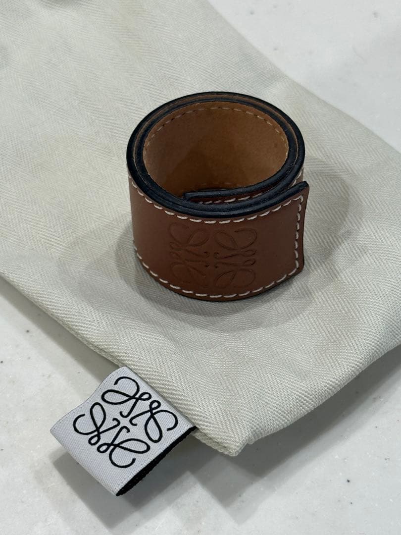 【正規品】新品未使用！LOEWE ブラウンレザーバングル