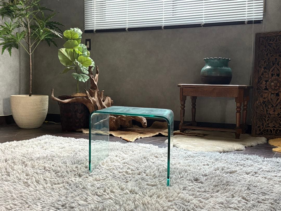 ②ガラステーブル　サイドテーブル　ローテーブル　斜めテーブル　高級家具　IZG