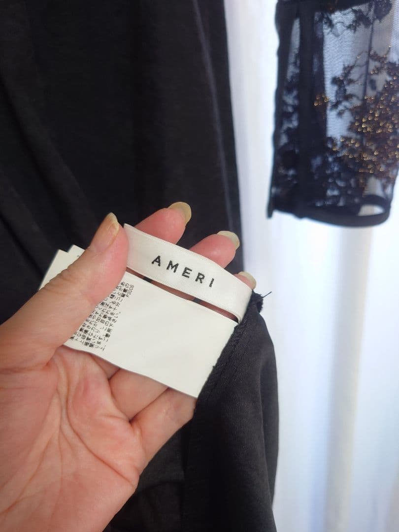 アメリ・ヴィンテージ　エレガントなブラックパーティードレス