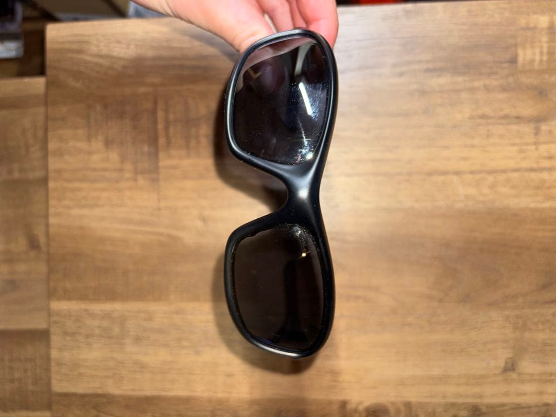 OAKLEYstraightjacket io着用