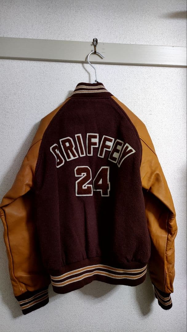 レア!ヴィンテージ!ゴールデンレトリバー スタジャン アワード レザー