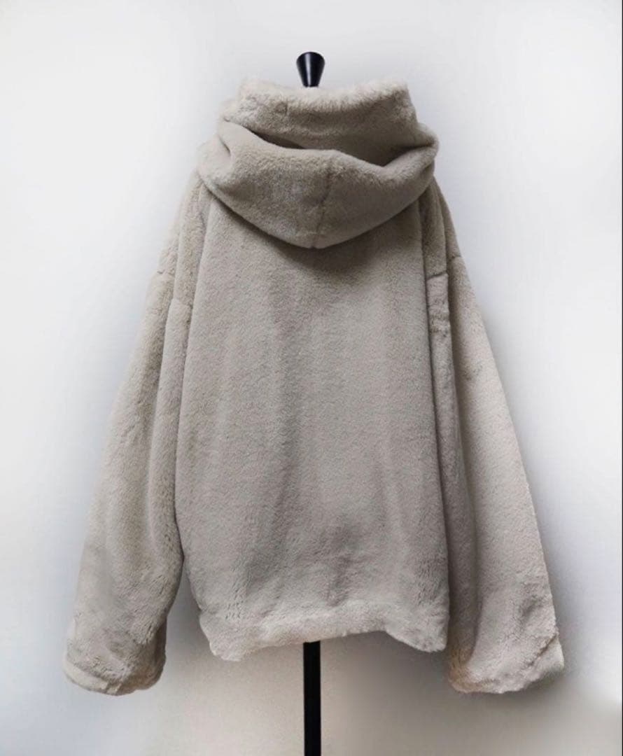 【新品未着用】MeisMe メイスム　Eco fur hoodie