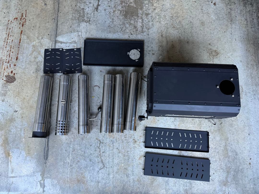 薪ストーブ コンパクト 黒色 グリル棚付き