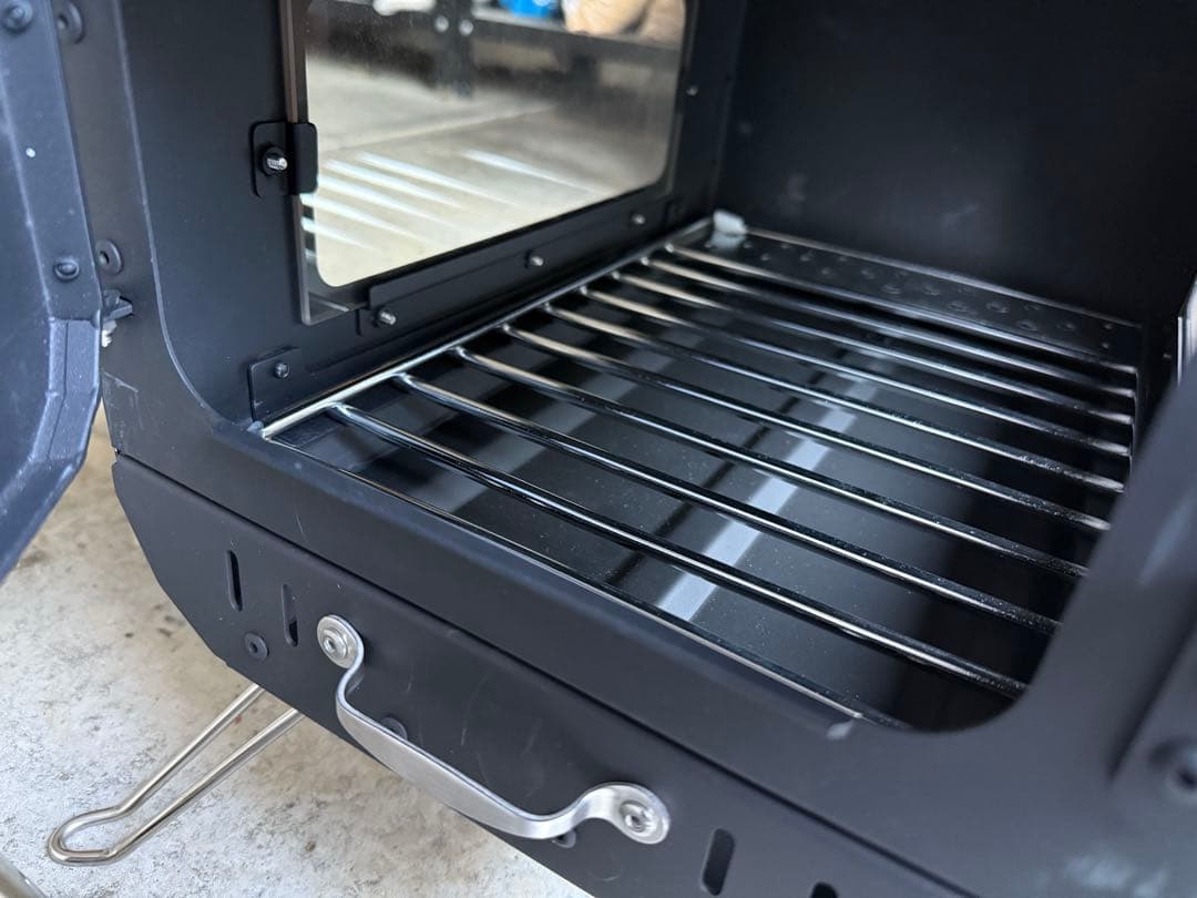 薪ストーブ コンパクト 黒色 グリル棚付き