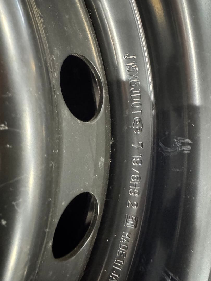 限定モデルハイエース50周年 15インチノーマルホイールキャップ　新車外し