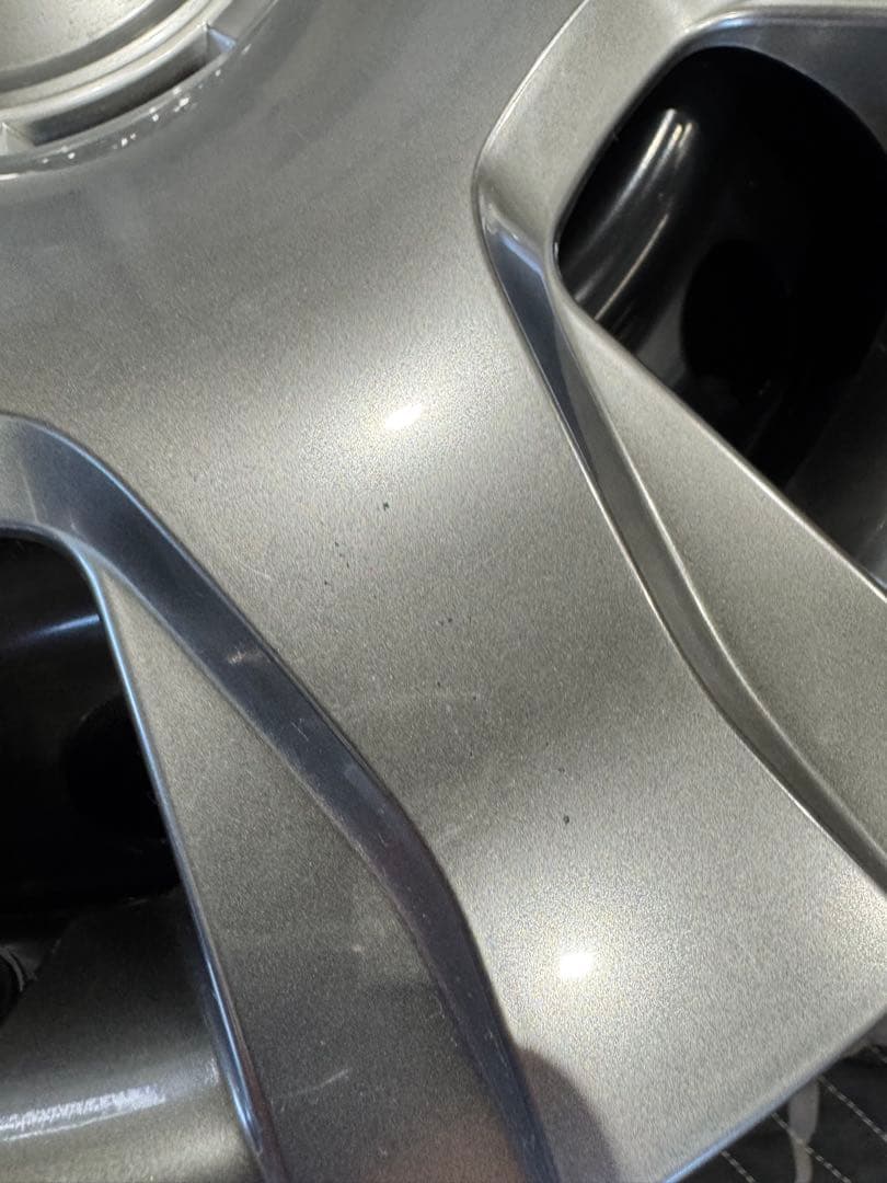 限定モデルハイエース50周年 15インチノーマルホイールキャップ　新車外し