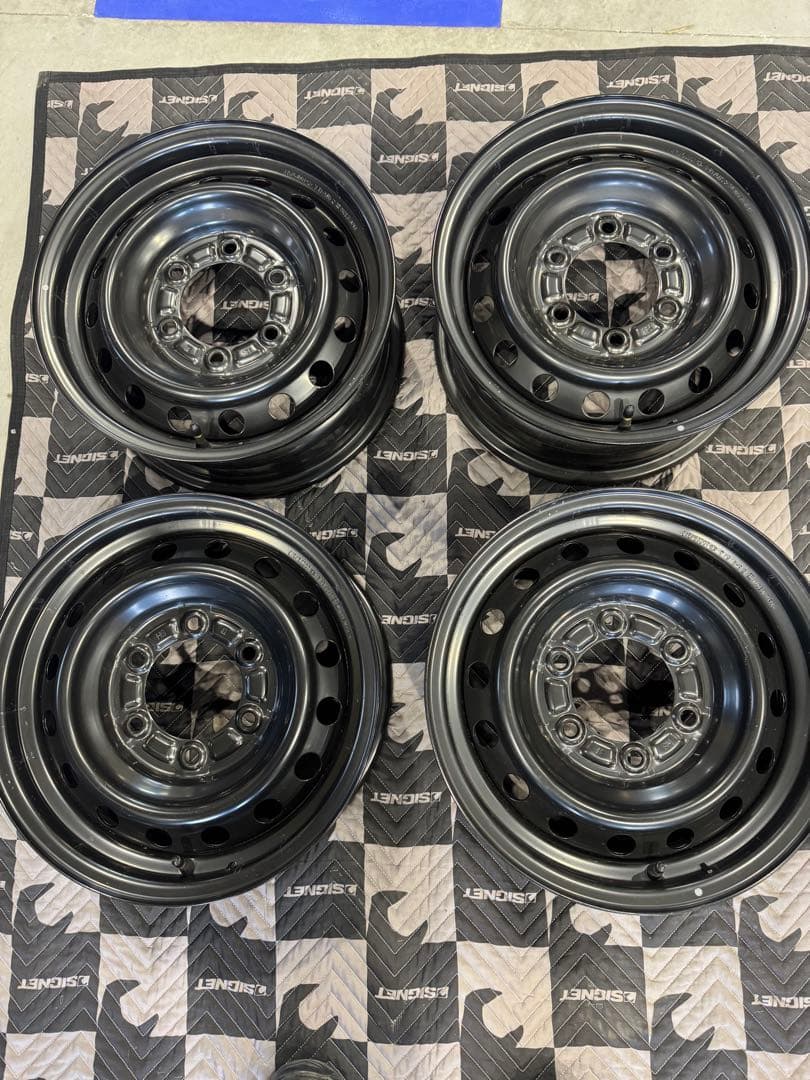 限定モデルハイエース50周年 15インチノーマルホイールキャップ　新車外し