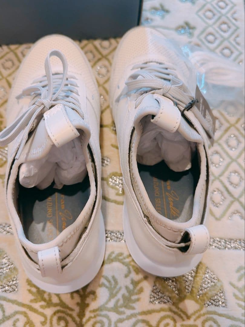 【新品未使用】ミズノ　マドラス　コラボ　 スニーカー 24cm