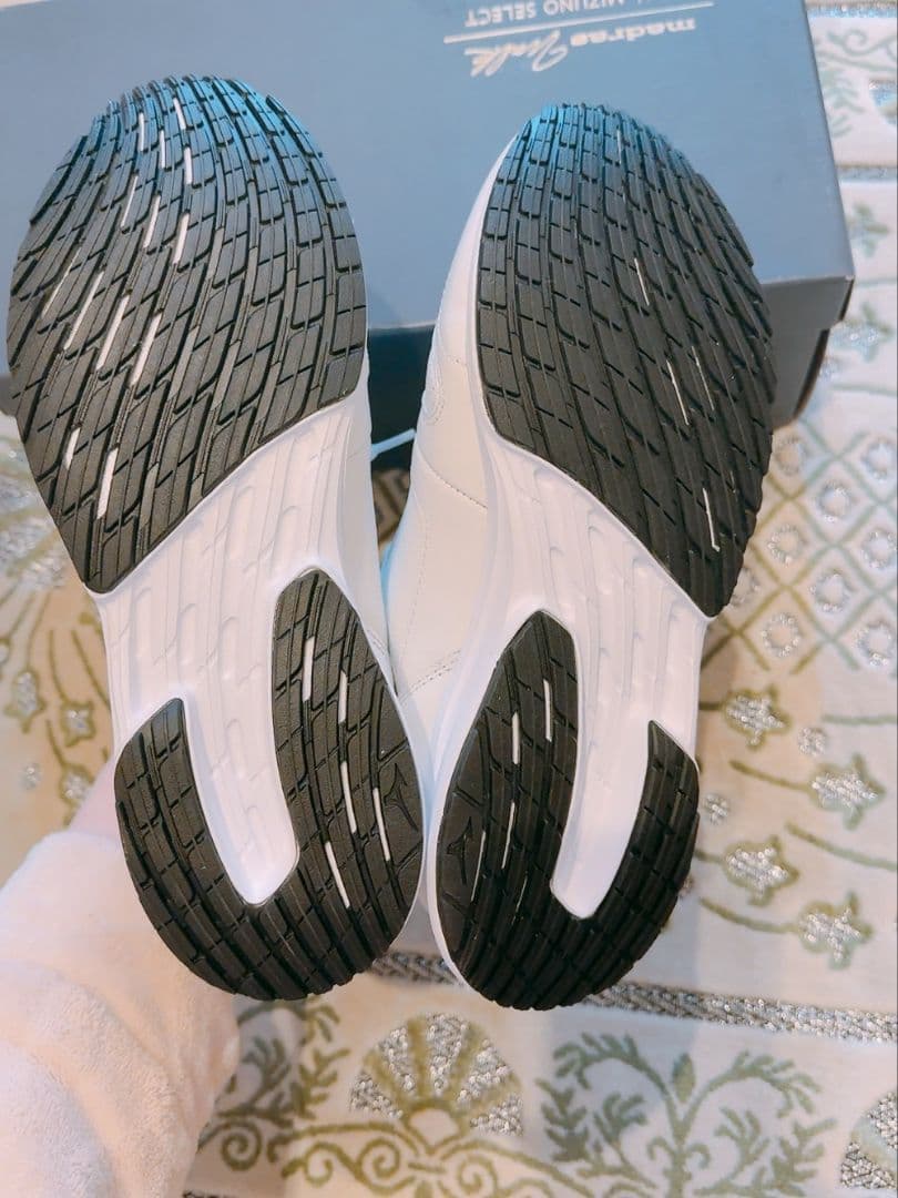 【新品未使用】ミズノ　マドラス　コラボ　 スニーカー 24cm