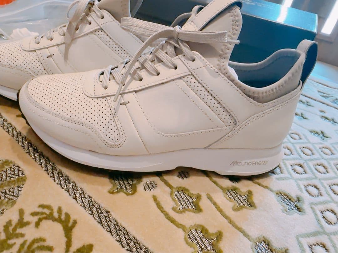 【新品未使用】ミズノ　マドラス　コラボ　 スニーカー 24cm