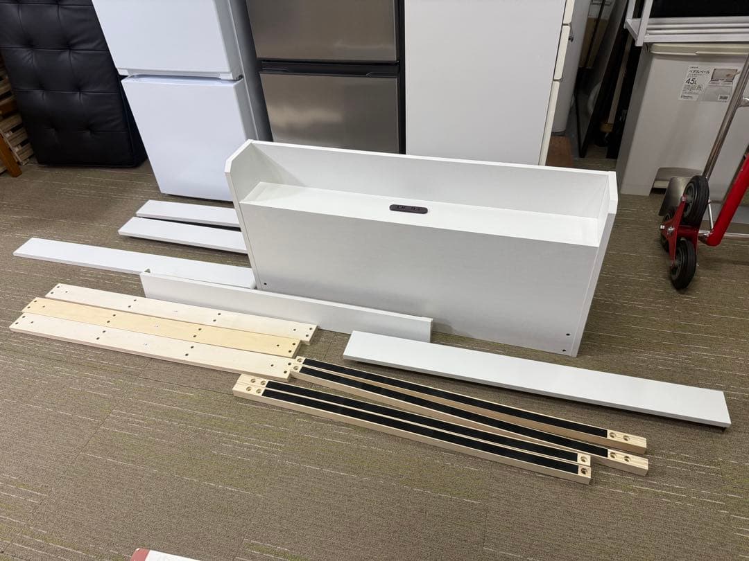 【超美品】ニトリ　シングル　 棚付きすのこベッド（MRS WH）　ベッドフレーム