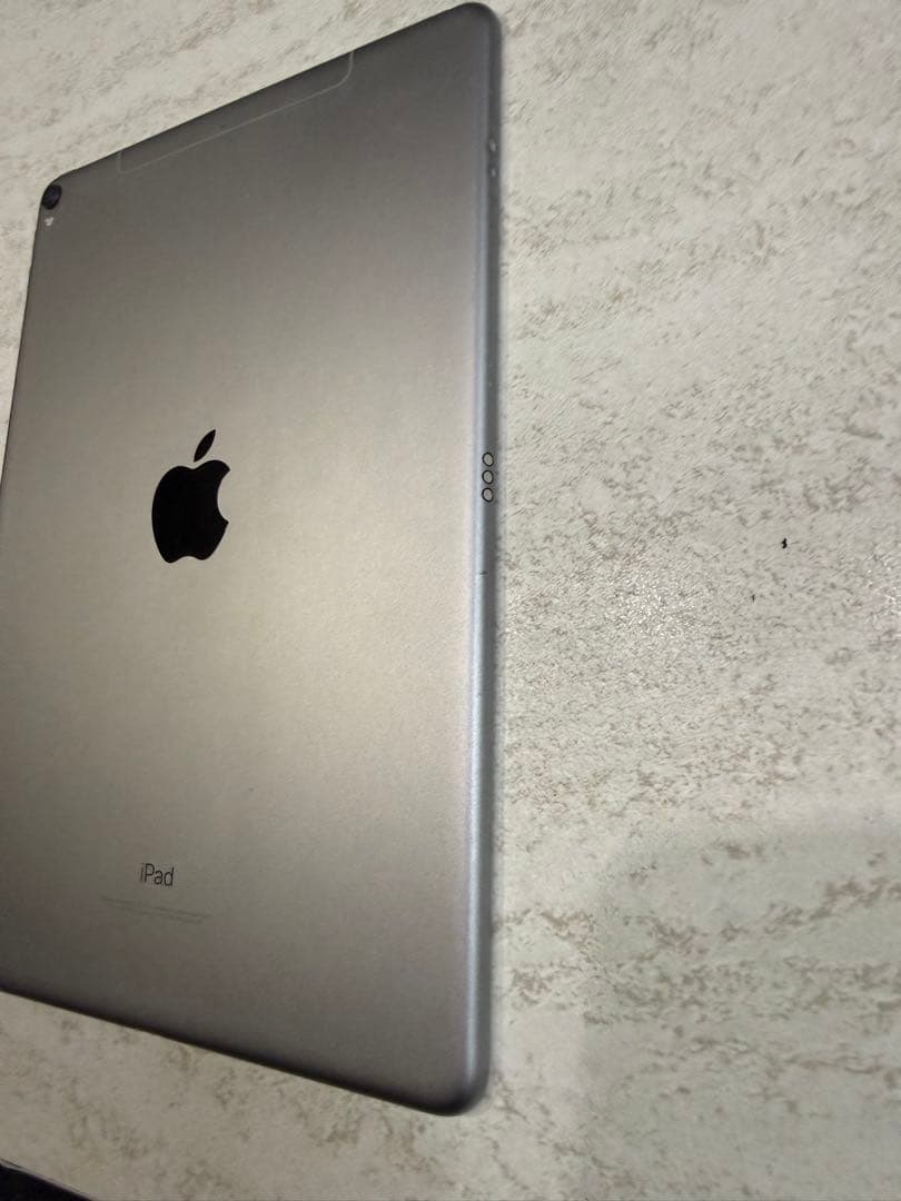 ソフバン★iPad Pro 9.7インチ セルラーモデル 残債なし