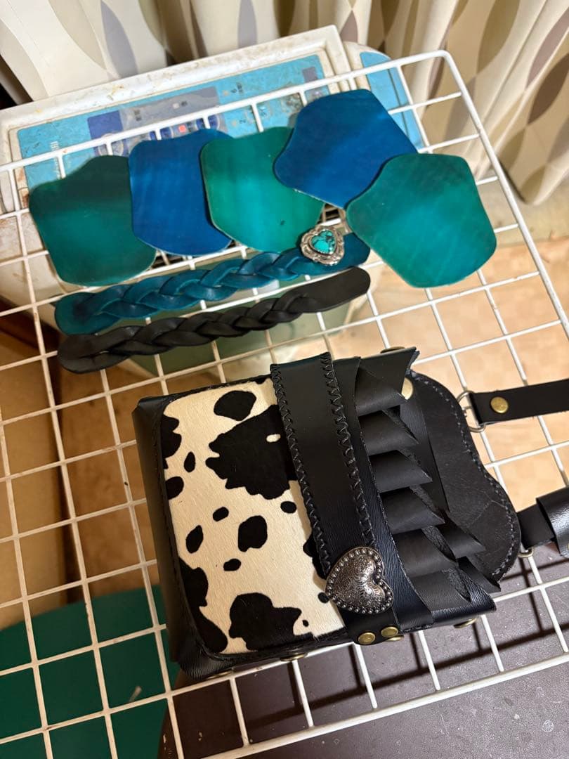 ♧Jasmine♧プロフィール必読 牛革ブラック、ハラコカウのシザーケース