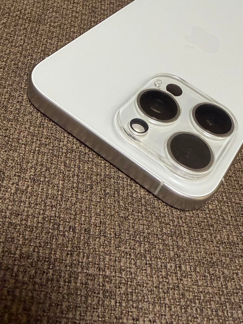 Apple iPhone 15Pro Max 521GB本体　超美品　ホワイト