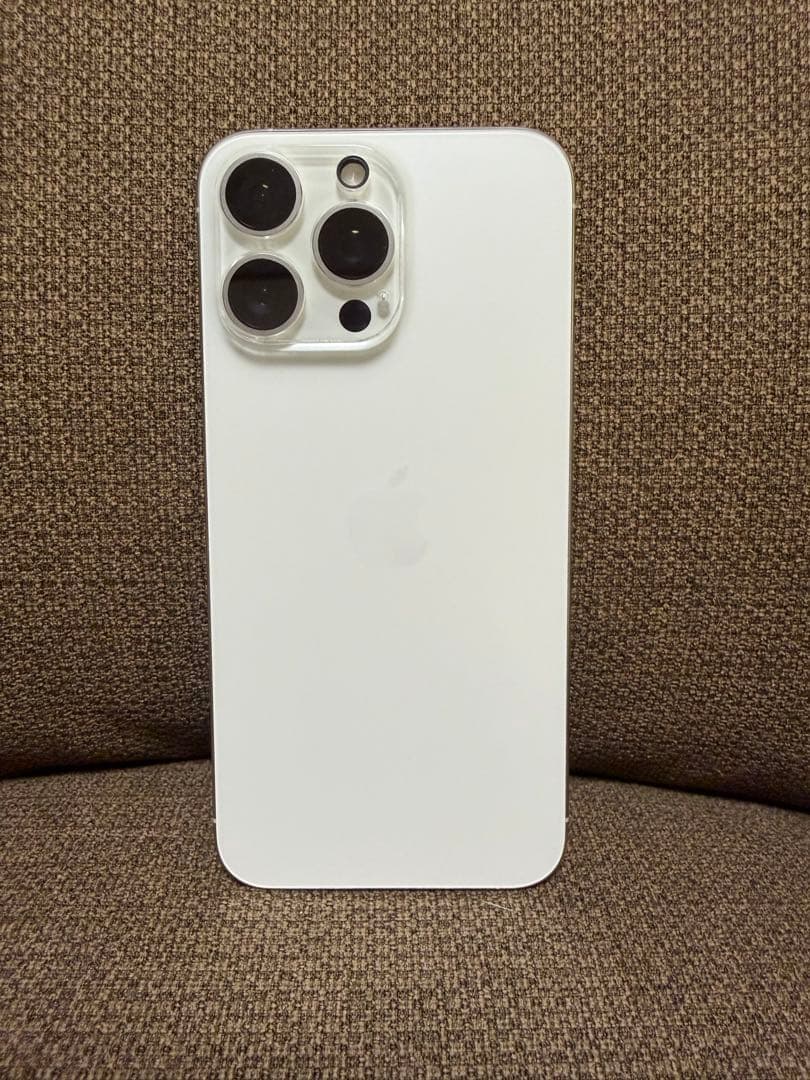 Apple iPhone 15Pro Max 521GB本体　超美品　ホワイト