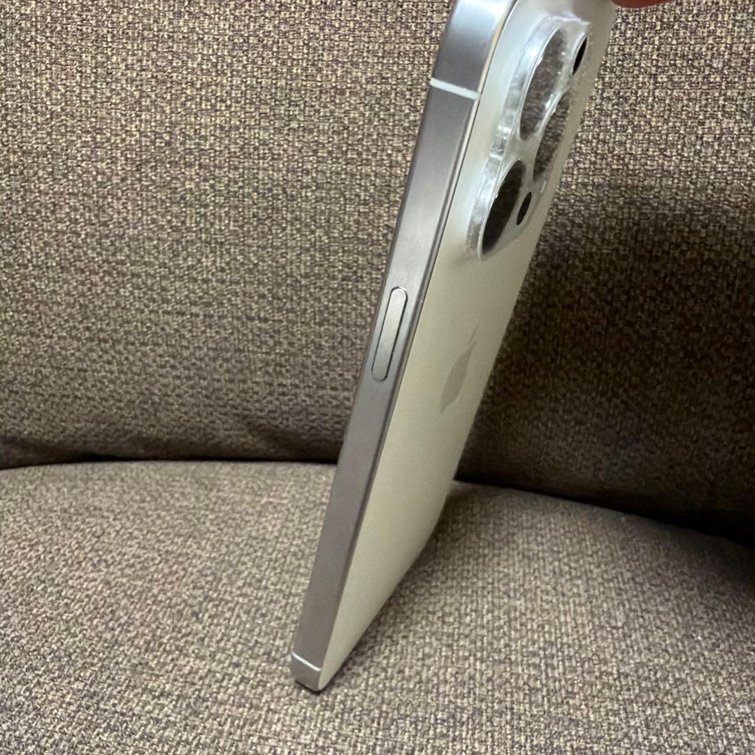 Apple iPhone 15Pro Max 521GB本体　超美品　ホワイト