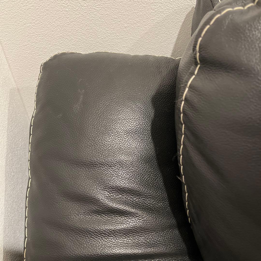 ブラック革張り2人掛けソファ