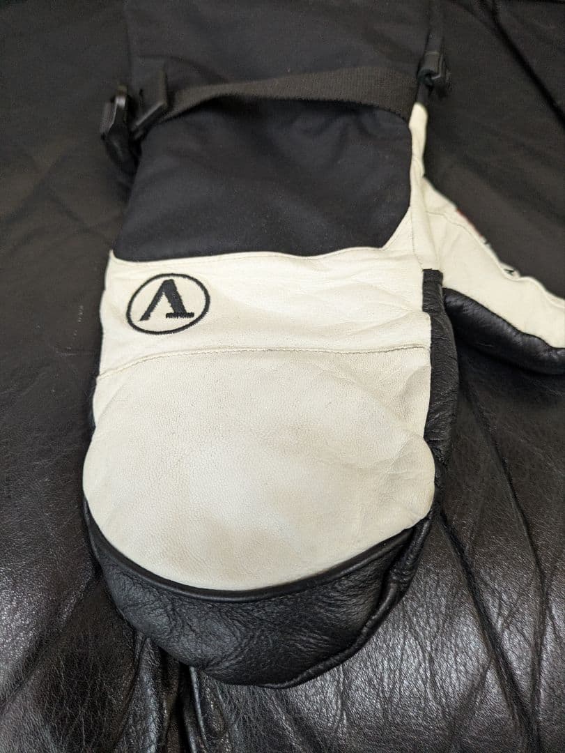 VICROY　ビクロイグローブ 黒/白