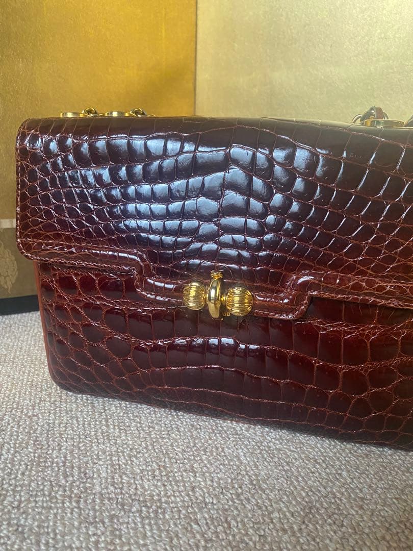 ボルドーブラウン ショルダーバッグ