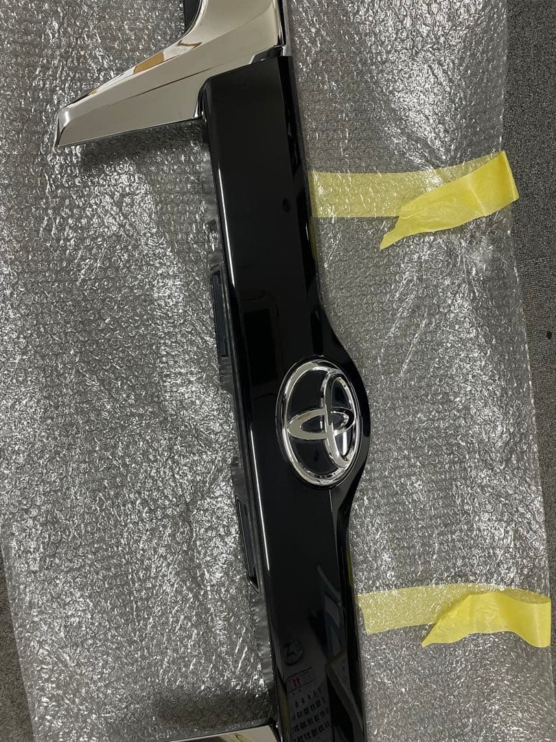 ZRR80 ノア、ヴォクシー　リアガーニッシュ