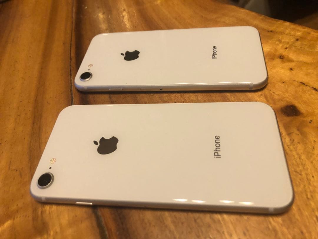 アイホン8 128G SIMフリー　2台セット