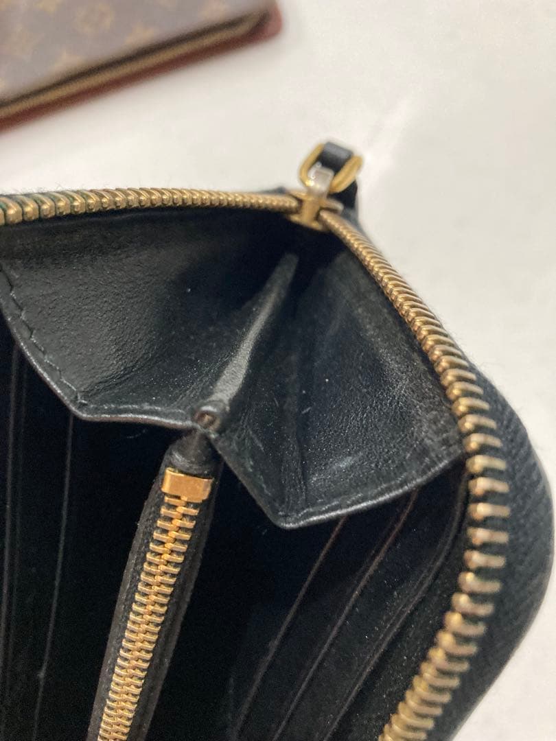 Prada プラダ長財布