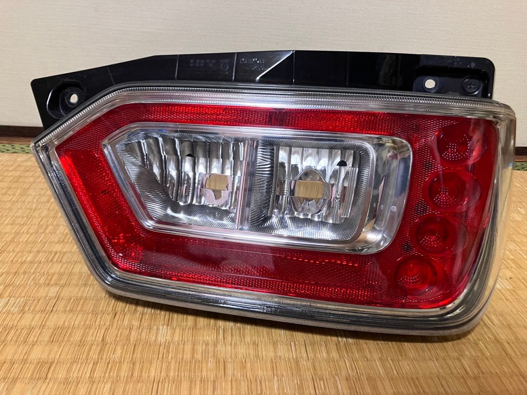 スズキワゴンR(MH55S)右リヤテールランプ