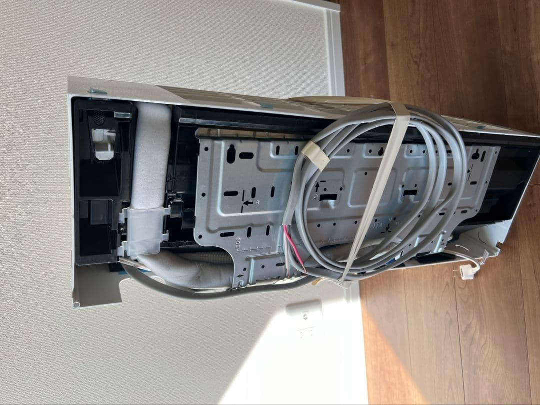 s*d様 2022年製 RAS-J221M(W) エアコン本体