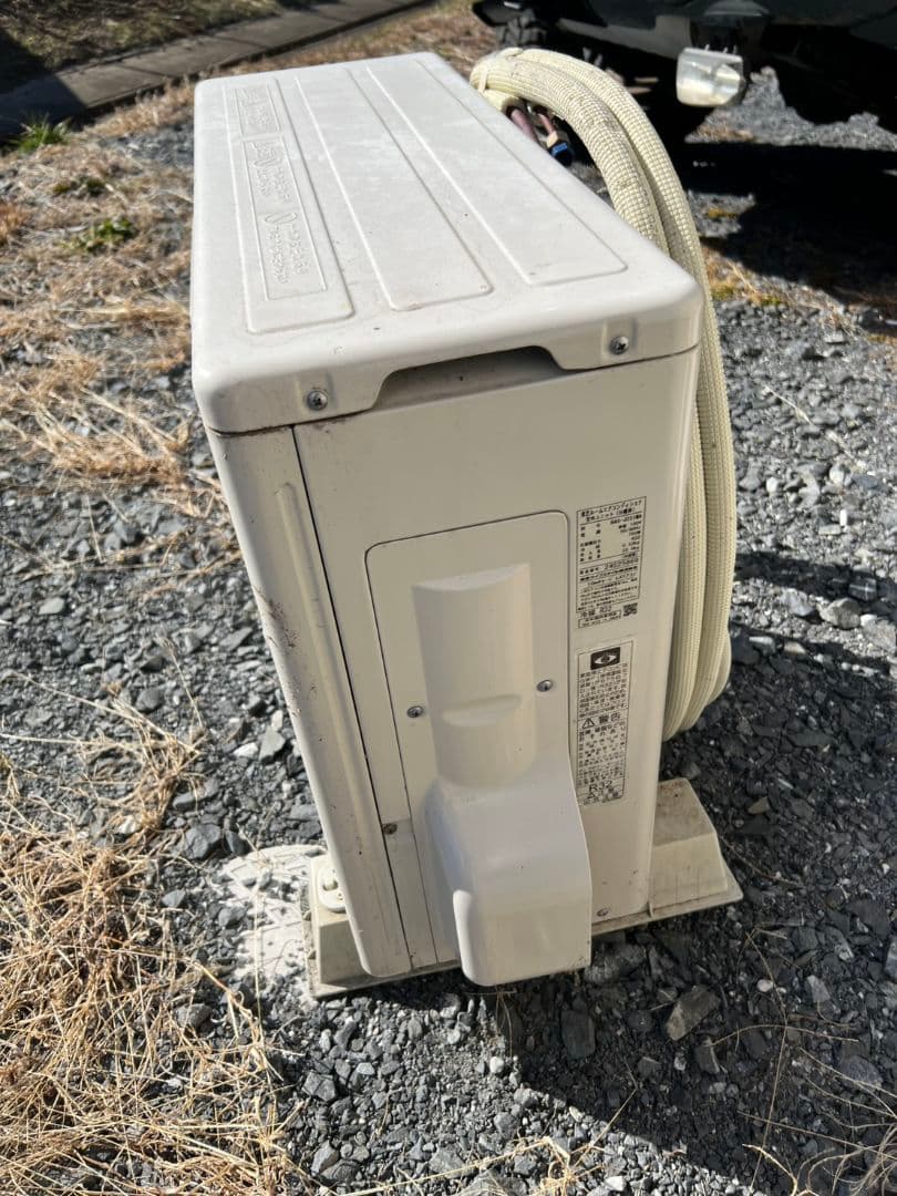 s*d様 2022年製 RAS-J221M(W) エアコン本体